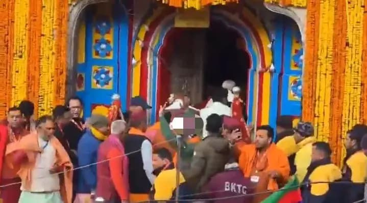 

Kedarnath:खुल गए बाबा केदारनाथ धाम के कपाट,शुुरू चारधाम यात्रा

