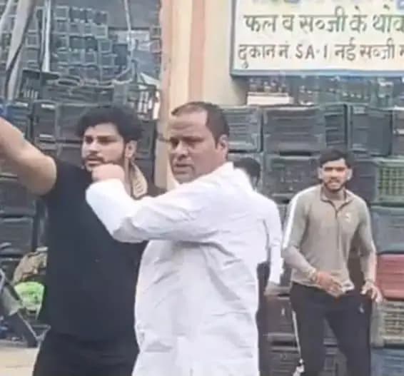  गाजियाबाद  की साहिबाबाद मंडी में दिनदहाड़े फायरिंग से हड़कंप...एक गंभीर रूप से घायल
