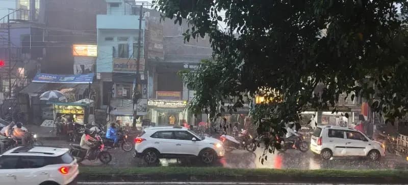 यूपी के 45 जिलो में भारी बारिश का अलर्ट जारी...बाढ की आशंका