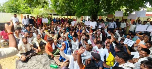  नैमिषनगर आवासीय योजना के लिए किसानों का जमीन देने से इंकार