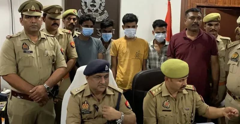 
  मडियांव  पुलिस ने बंद घरों में चोरी करने वाले 5 चोरों को किया गिरफ्तार