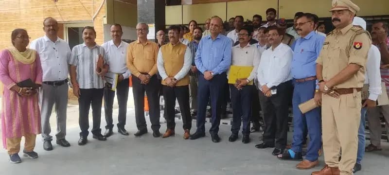 उत्तर प्रदेश परिवहन आयुक्त ने ट्रांसपोर्ट नगर लखनऊ आरटीओ कार्यालय पहुंचकर किया निरीक्षण

