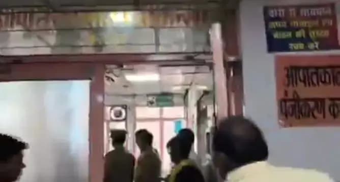 लखनऊ में मुख्यमंत्री आवास के पास युवक ने किया आत्महत्या का प्रयास  