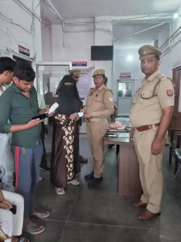 लखनऊ पुलिस टीम ने  34 गुमशुदा मोबाइल फोन किए बरामद 
