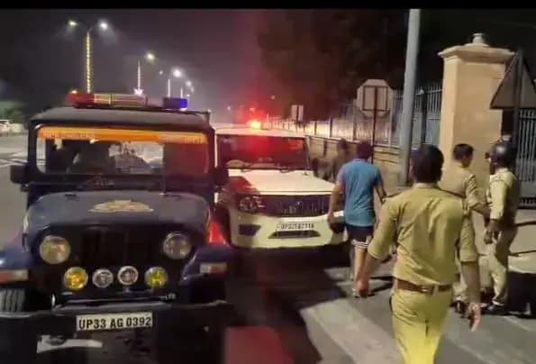 लखनऊ के 1090 चौराहे के पास भीषण एक्सीडेंट