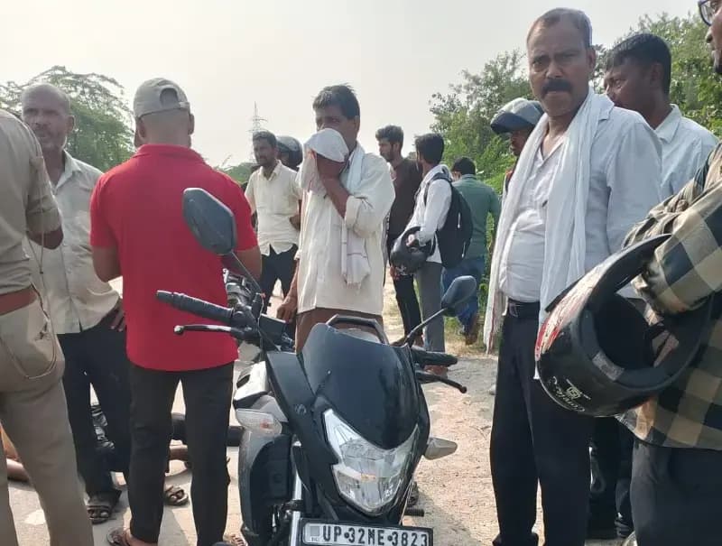  लखनऊ के काकोरी थाना क्षेत्र के आगरा एक्सप्रेसवे सर्विस रोड टोल प्लाजा के पास  भीषण सड़क हादसा 