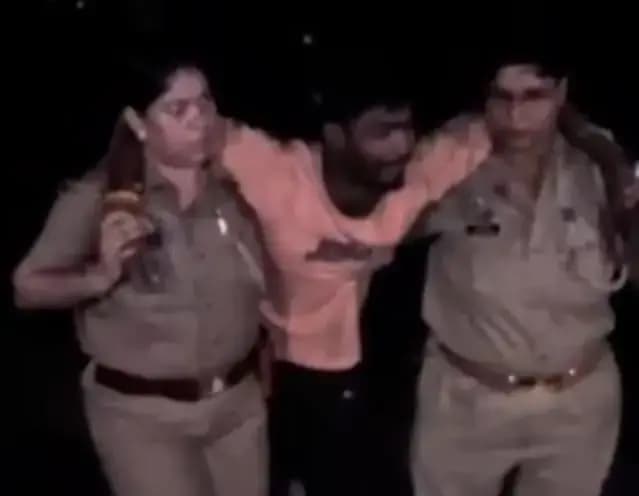 यूपी में महिला पुलिस का पहला एनकाउंटर,इतिहास रचा 
 