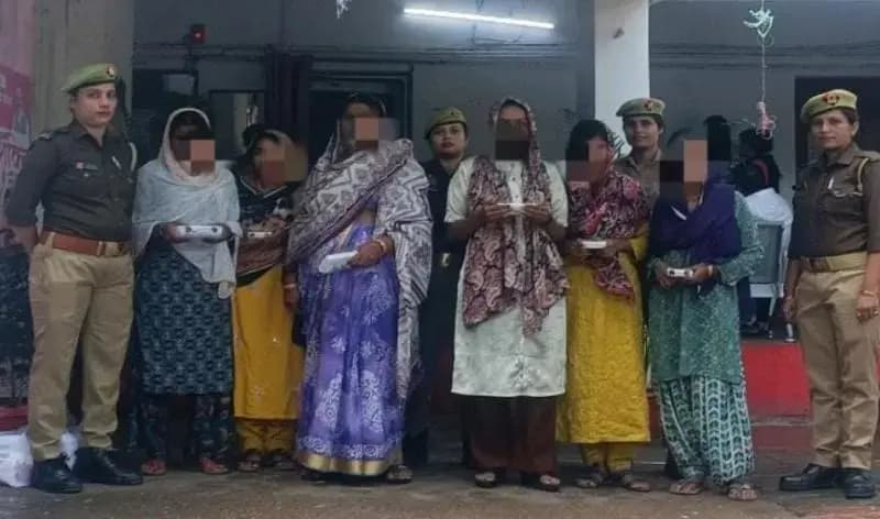 ऑटो और ई रिक्शा में चोरी की घटना अंजाम देने वाली छह महिलाए गिरफ्तार,गोमतीनगर क्षेत्र की घटना
