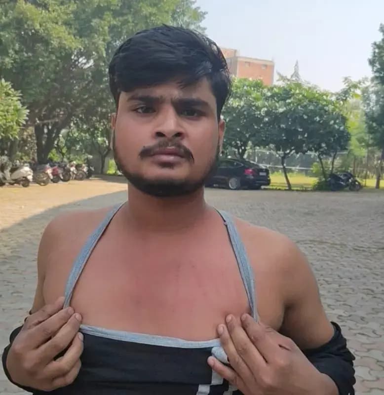 


 बीकेटी के आईटीएम कॉलेज पर छात्र को पीटने का  वीडियो वायरल,बड़ी संख्या में एबीवीपी के छात्रो का  प्रदर्शन 
