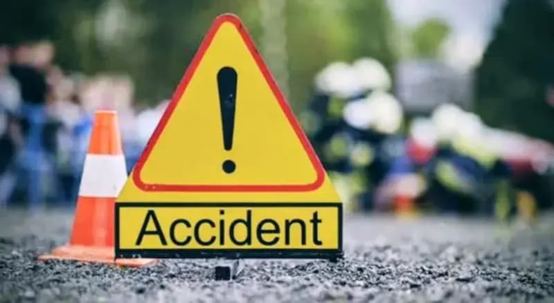 चंदौली में तेज रफ्तार के कहर के चलते एक की मौत,आठ घायल, लोगों में भारी आक्रोश