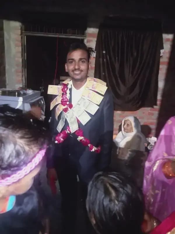 

गुडंबा क्षेत्र में कूड़ा फेंकने पर दो पक्षो मे जमकर  मारपीट, दानिश की बेलचा मारकर हत्या,पुलिस जांच में जुटी
