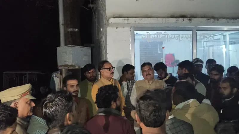 महिंगवा थाने के दारोगा धीरेन्द्र राय,सिपाही पप्पू कुशवाहा लाइन हाजिर, डे अफसर गौरी शंकर पर कार्यवाही की तलवार