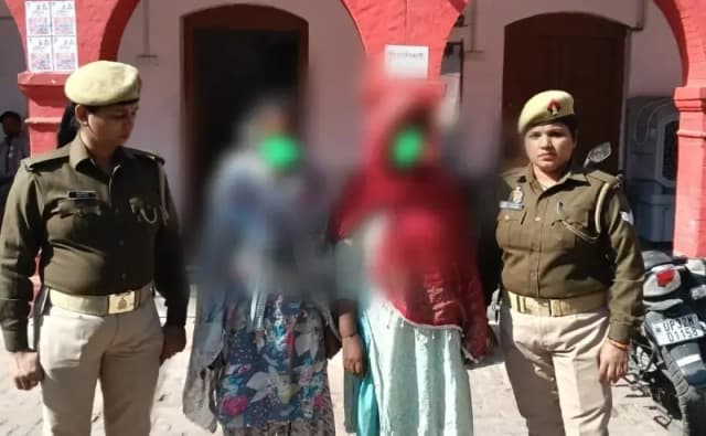 मड़ियांव पुलिस ने दो महिला टप्पेबाजों को पकड़ा , समान बरामद
