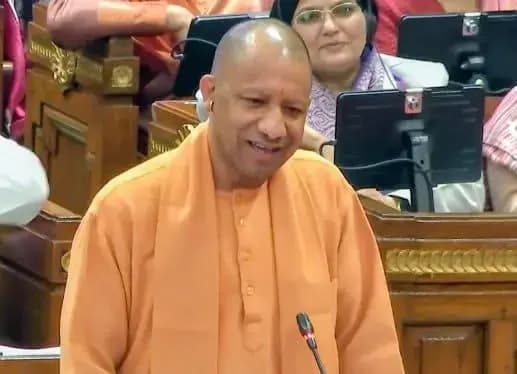 फील्ड पर उतरें अधिकारी, किसी श्रद्धालु को न सहनी पड़े असुविधा -  मुख्यमंत्री योगी आदित्यनाथ