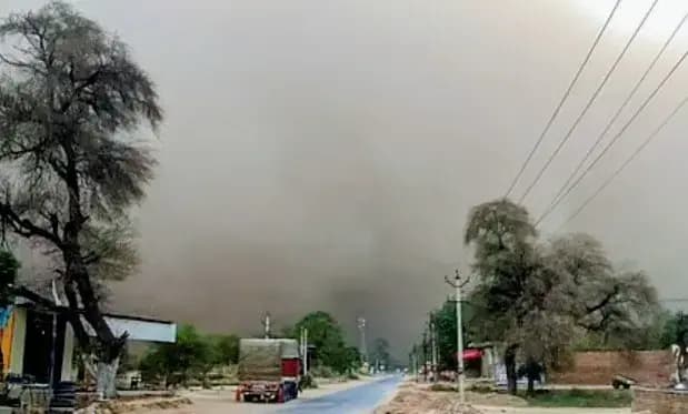UP Weather Alert: 100 किमी/घंटा की रफ्तार से आएगा तूफान, किसान भाई तुरंत करें ये उपाय ?