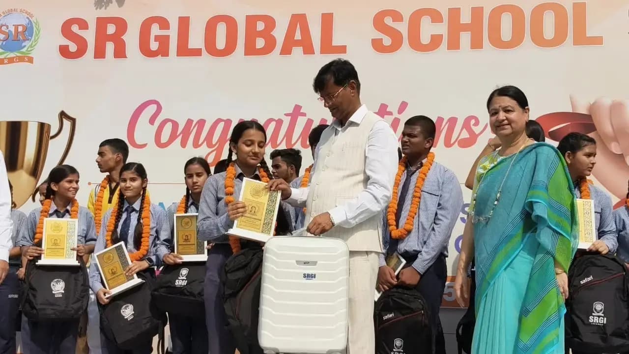 सफलता न केवल छात्रों की मेहनत का परिणाम नही,बल्कि शिक्षकों, स्कूल प्रबन्धन एवं अभिभावकों के समेकित प्रयासों का नतीजा -पवन सिंह चौहान