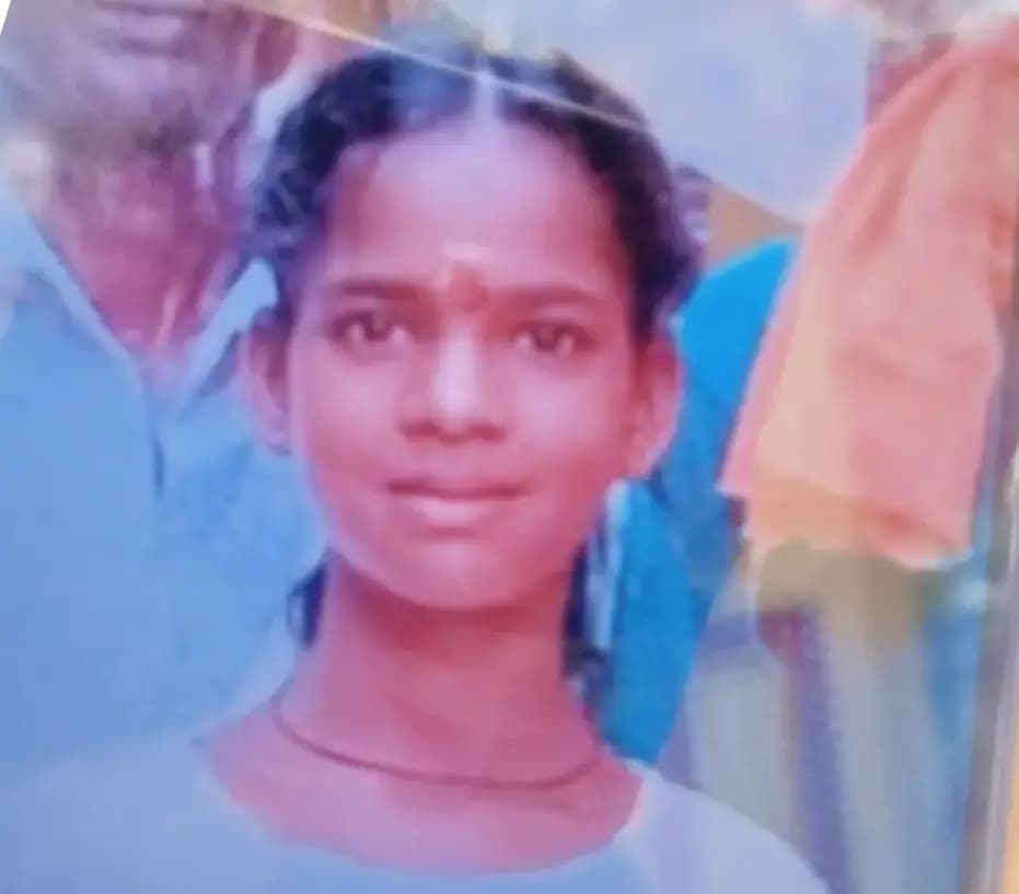पांचवी की छात्रा ने मां की साडी से छत के हुक में लगाया फंदा,मौत