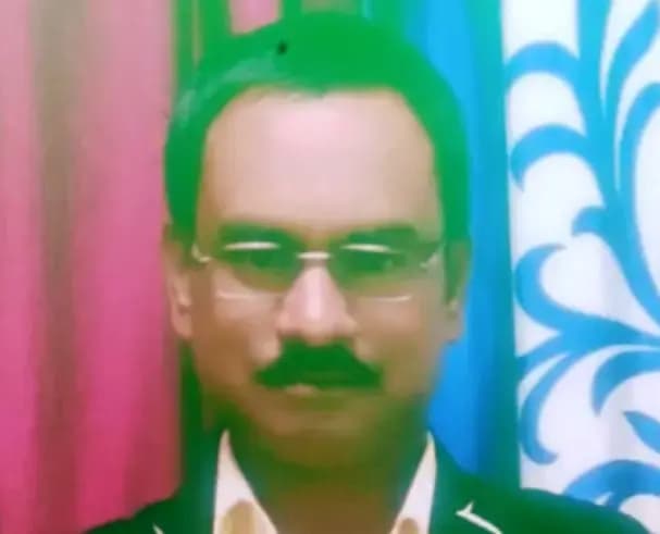 हाईटेंशन ठीक करने के दौरान आया करंट,लाइनमैन नीचे गिरा,मौत