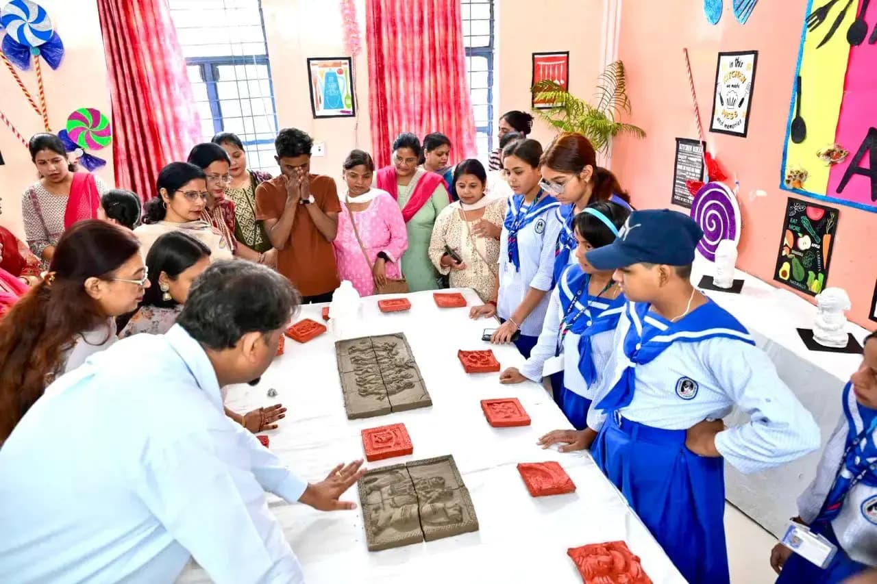 राज्य संग्रहालय में टेराकोटा म्यूरल एवं मूर्ति कला कार्याशाला में पुरस्कृत हुए प्रतिभागी 