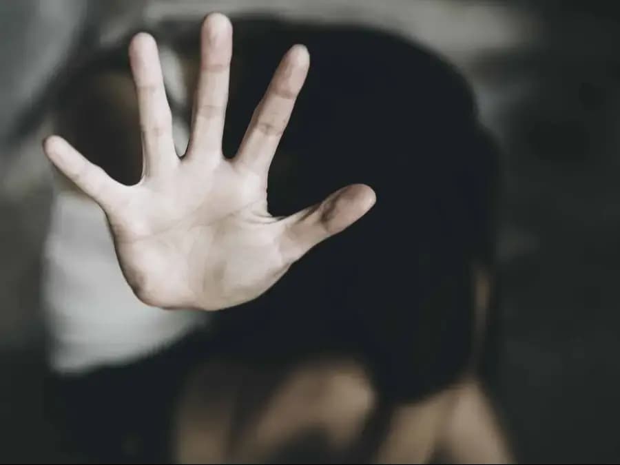गर्ल्स हॉस्टल के मालिक ने लड़की के साथ की रेप करने की कोशिश
