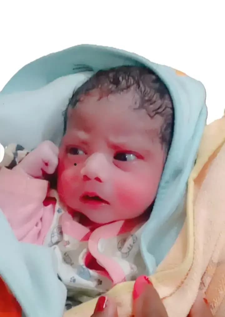 मां की गोदी से उछलकर सडक पर गिरा नन्हा मासूम हुई दर्दनाक मौत,स्कूटी चला रही मौसी और मां घायल