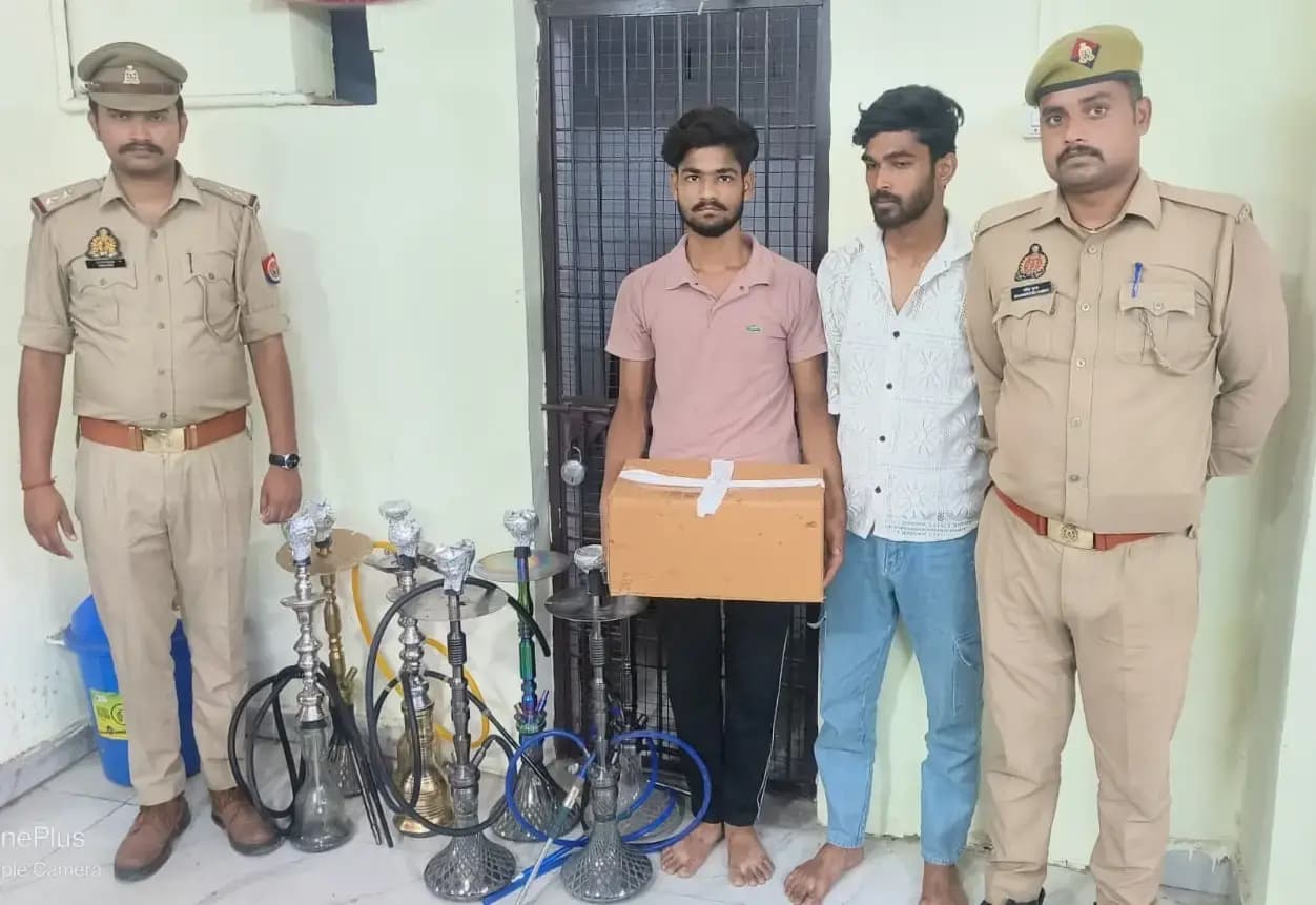 लखनऊ में अवैध रूप से संचालित हुक्काबार पर पुलिस की कार्रवाई 
