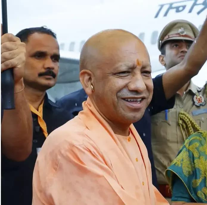 सीएम योगी ने ट्रेनी पीसीएस अधिकारियों से किया संवाद