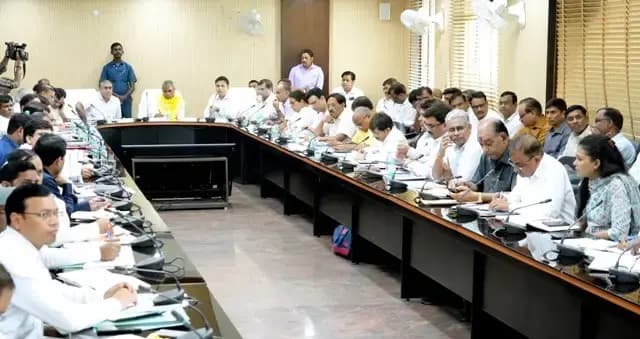 पंचायत भवनों पर ताले नही, जनसेवा और जनसम्पर्क माध्यम बनाएं—ओ पी राजभर