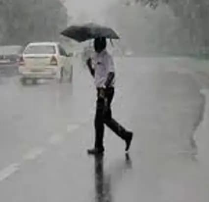   झमाझम बारिश से चारो ओर सुहावना मौसम....यूपी के कई जिलो में अलर्ट
