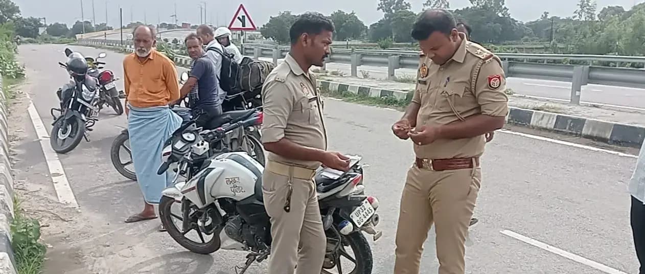 लखनऊ बीकेटी में आउटर रिंग रोड़ किनारे मानपुर लाल गांव के पास मिला कंटेनर चालक का शव