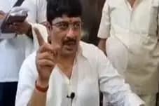 Political:राजा भैया ने सपा सांसद के बयान पर जताई नाराजगी