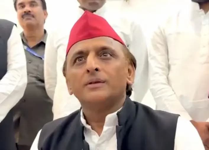Political:सुप्रीम कोर्ट भी कह रहा है कि उत्तर प्रदेश में कानून व्यवस्था है ही नहीं :अखिलेश यादव