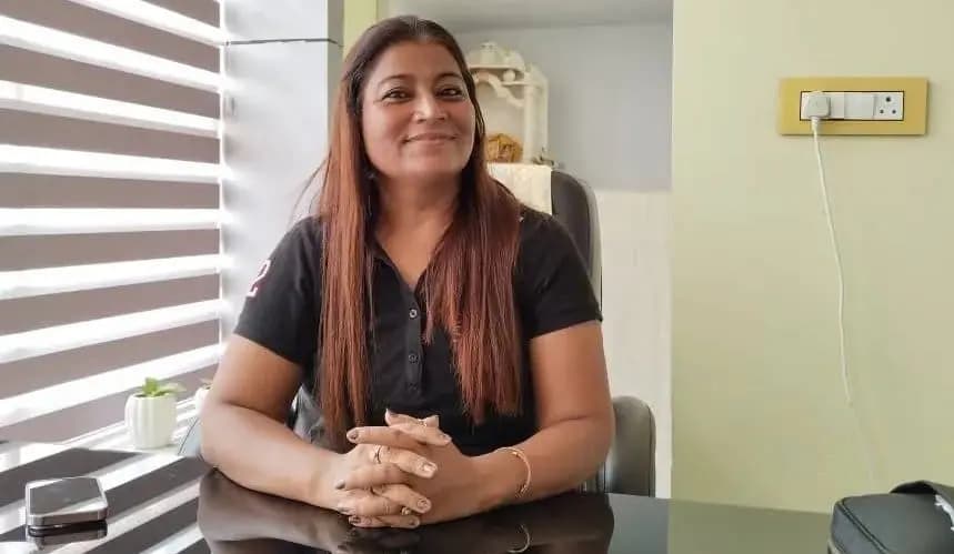 Murder:प्रॉपर्टी बिजनेसमैन ने पत्नी की गला घोंटकर की हत्या, नाले मे मिला शव,नोज पिन से आरोपी तक पहुंची पुलिस