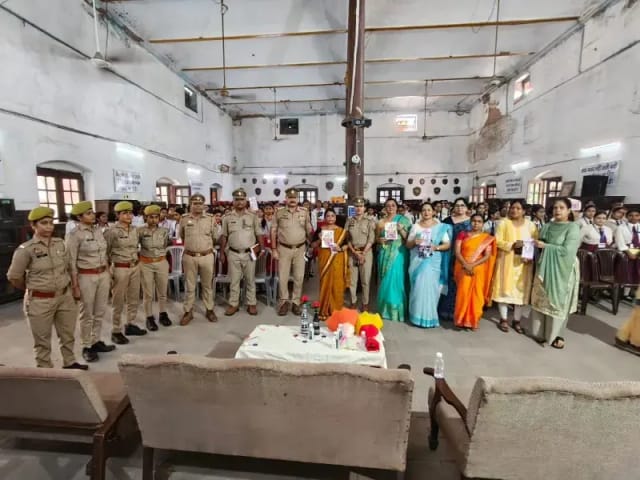 कैसरबाग पुलिस ने मिशन शक्ति के तहत महिला सुरक्षा और जागरूकता पर चलाया  अभियान

