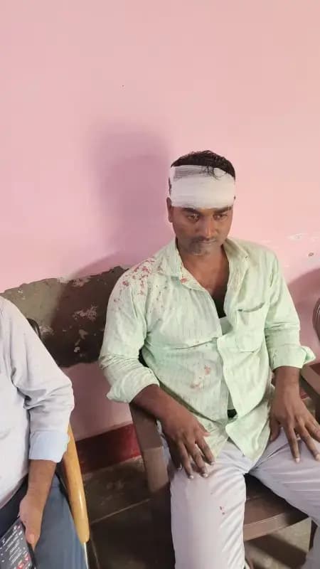 लेखपाल को घायल युवक की मदद करना पडा भारी,शक के आधार पर लेखपाल की पिटाई,सैरपुर क्षेत्र की घटना