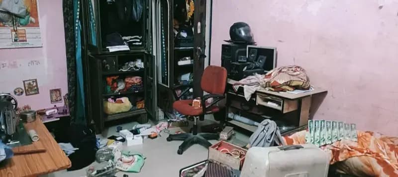 कानून की पकड़ से दूर निकल चुके शातिर चोर, लोगो में भारी आक्रोश,सैरपुर क्षेत्र की घटना